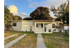 250 E 60th St, Hialeah