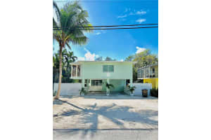 352 Mahogany Dr, Key Largo