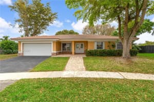 16623 Waters Edge Dr, Weston 16623 Waters Edge Dr, Weston