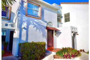 9751 Nw 48th Ter 328, Doral