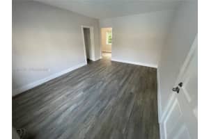 125 Edgewater Dr 1, Coral Gables