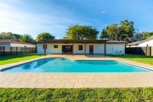 14515 Mahogany Ct, Miami Lakes
