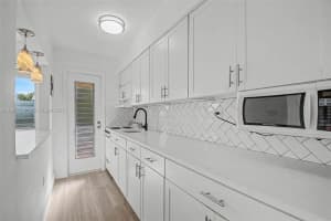 60 Nw 79th St 10, Miami