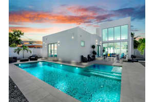 7525 Buccaneer Ave, North Bay Village