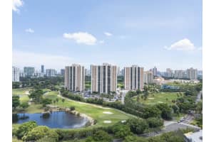 20335 W Country Club Dr 1208, Aventura