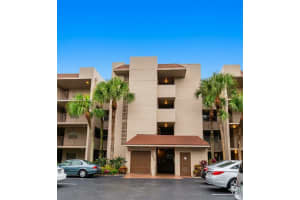 9520 Seagrape Dr 303, Davie