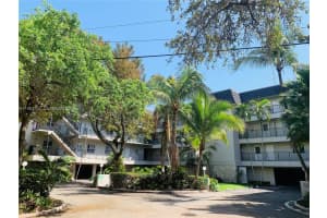 6815 Edgewater Dr 105, Coral Gables