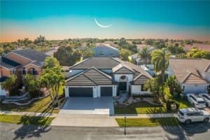 930 Nw 197th Ave, Pembroke Pines