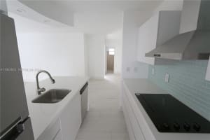 1021 Michigan Ave 8, Miami Beach