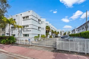 1185 Marseille Dr 202, Miami Beach