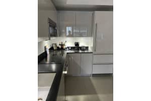 1010 Brickell Ave 2010, Miami