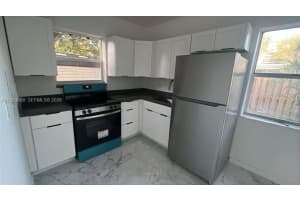 1909 Plunkett St 1-4, Hollywood