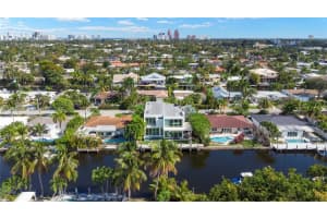 2217 Ne 17th Ter, Wilton Manors