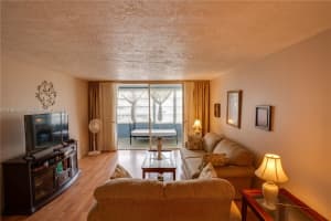 2841 Somerset Dr 318, Lauderdale Lakes