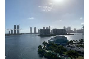 3330 Ne 190th St 1018, Aventura