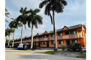 6395 W 22nd Ct 104, Hialeah