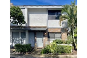 9787 Riverside Dr 62-4, Coral Springs