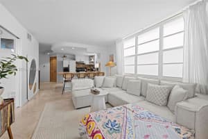 949 Pennsylvania Ave 201, Miami Beach