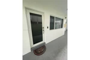 926 Michigan Ave 3, Miami Beach