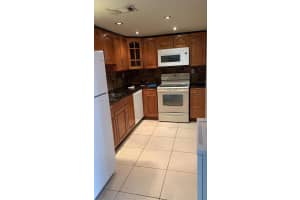 8261 Nw 8th St 239, Miami