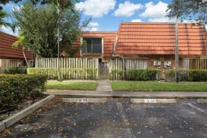 713 Nw 99th Cir, Plantation