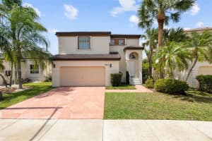 1392 Nw 159th Ln, Pembroke Pines