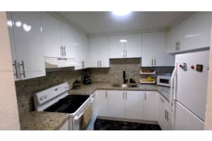 1900 W 68th St D207, Hialeah