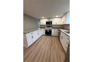 370 Flagami Blvd, Miami