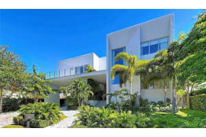 561 Warren Ln, Key Biscayne