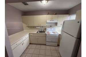 159 W 8th St 9, Hialeah