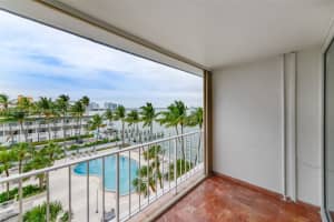 1865 N 79th St Cswy 5h, North Bay Village