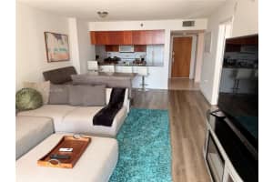 1200 Brickell Bay Dr 3621, Miami