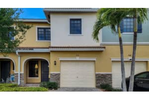 470 Ne 194th Ter 470, Miami