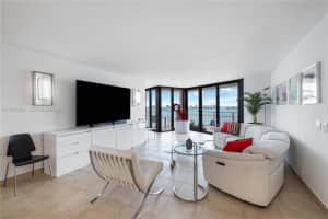 4000 Towerside Ter 1102, Miami