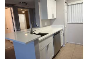 2881 N Oakland Forest Dr 210, Oakland Park