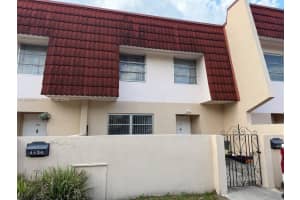 4136 Inverrary Dr 15c, Lauderhill