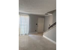 7170 Fairway Dr M5, Miami Lakes