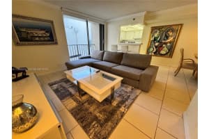 2625 Collins Ave 320, Miami Beach
