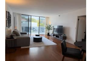 20505 E Country Club Dr 236, Aventura