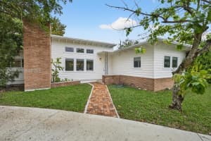 6395 Sw 42nd Ter, South Miami