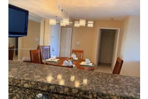 19501 E Country Club Dr 9601, Aventura