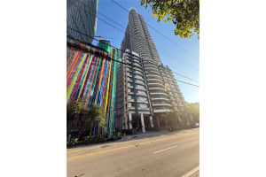 60 Sw 13th St 3017, Miami