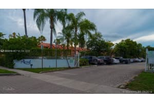 8261 Nw 8th St 131, Miami