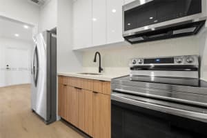 1060 Nw 35th Ct 1060, Miami