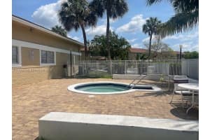 1030 Twin Lakes Dr 21 H, Coral Springs