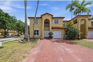 192 W Forest Oak Cir, Davie