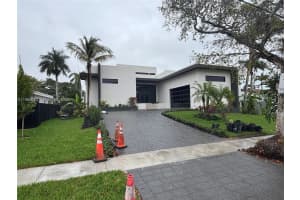 2161 Ne 124th St, North Miami