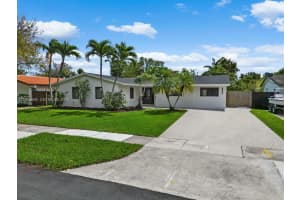 9020 Sw 187th Ter, Cutler Bay