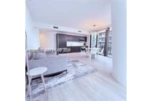 55 Sw 9th St 3903, Miami
