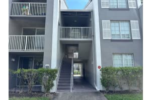 655 Sw 111th Way 108, Pembroke Pines